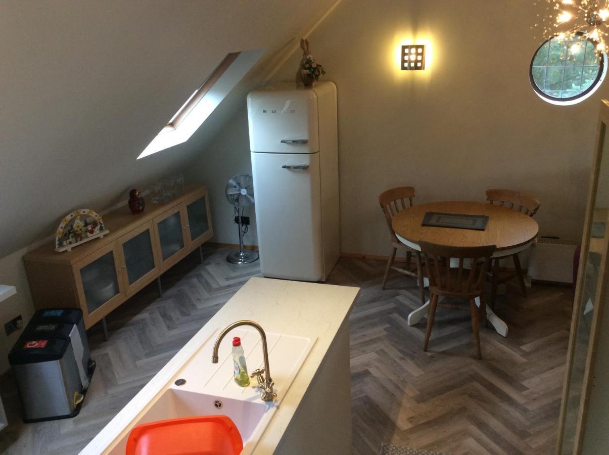 2 Bedroom Furnished Apartment In A Rural Position Stone  Extérieur photo
