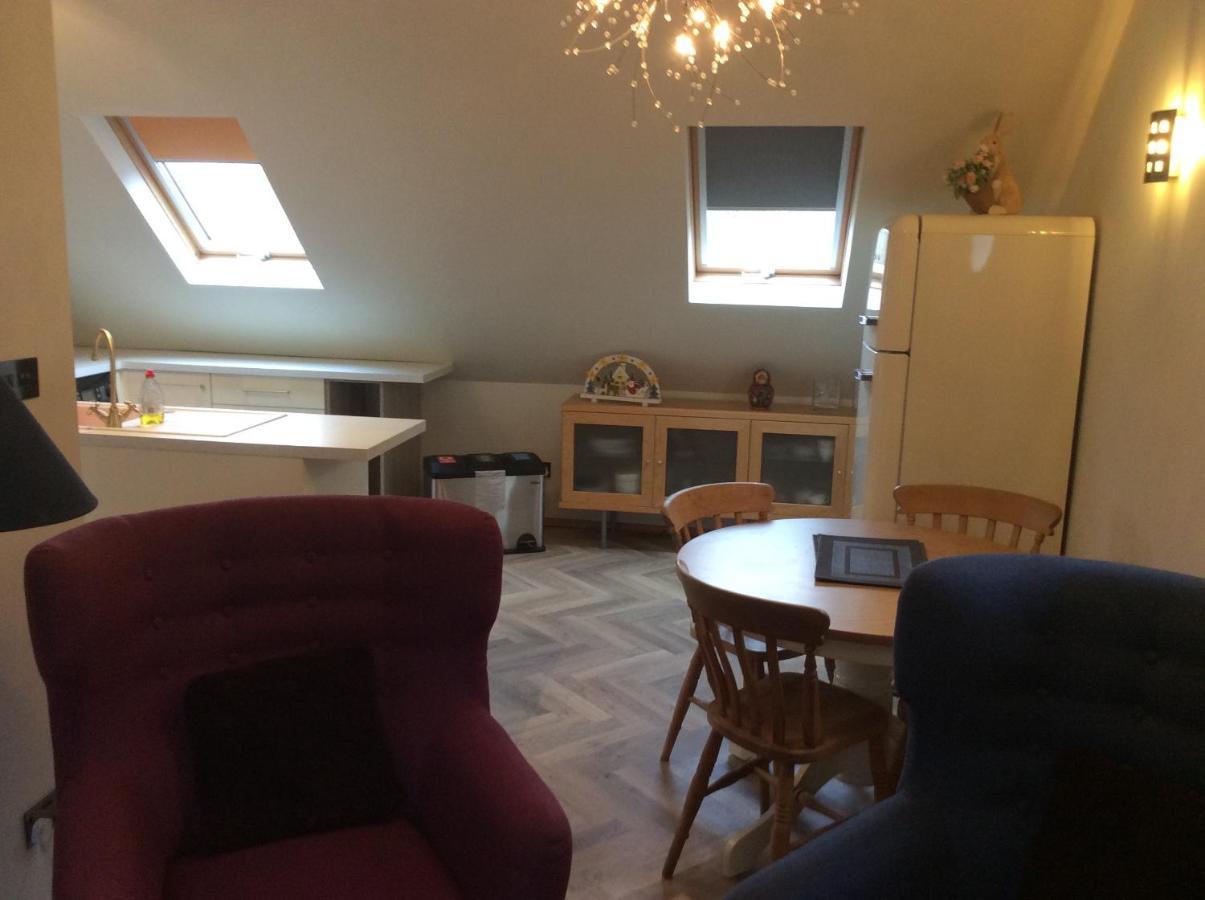 2 Bedroom Furnished Apartment In A Rural Position Stone  Extérieur photo